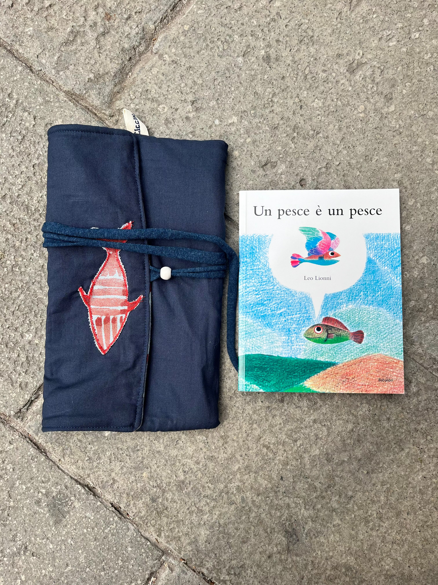 Abbraccia-libro di stoffa