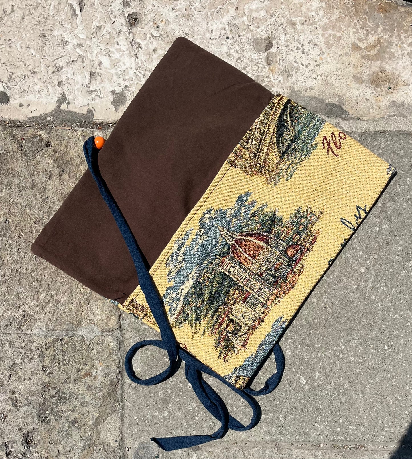 Abbraccia-libro di stoffa